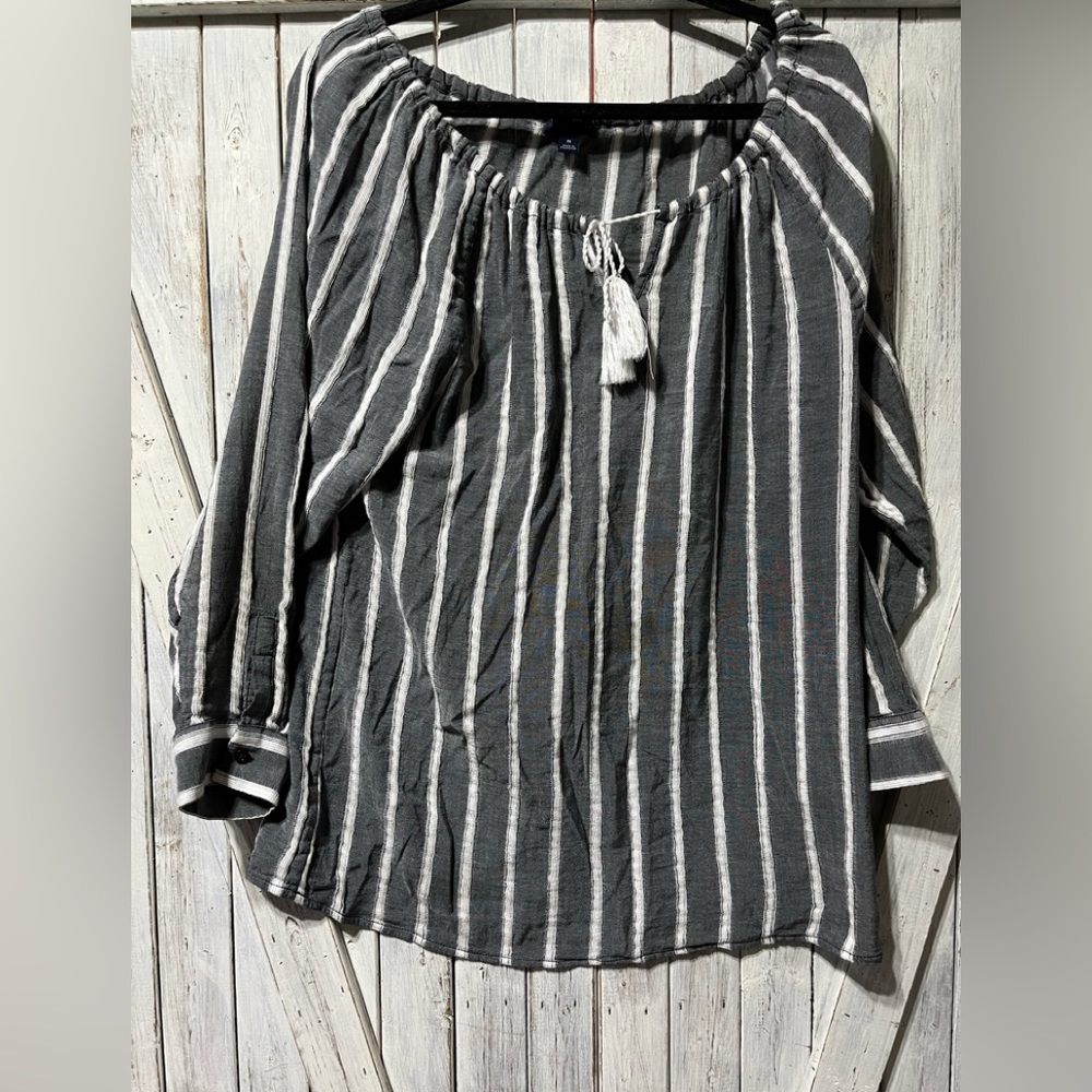 Tommy Hilfiger Ladies  Dress it up or dress it down!!!Oversized Fits like a XL